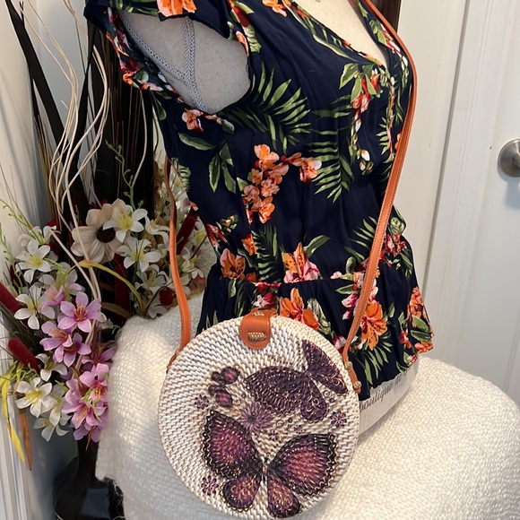 NWOT Round Rattan Crossbody Bag - Picture 4 of 7